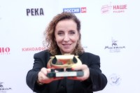 Екатерина Филиппова - продюсер "Нины" - со статуэткой в номинации "Выборгский счет"